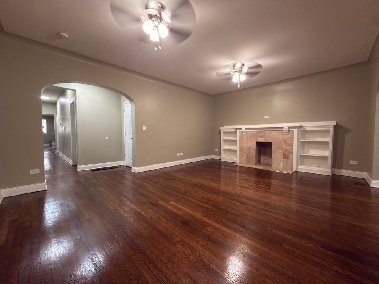 5026 S Michigan Ave #2B - Photo 3 of 4