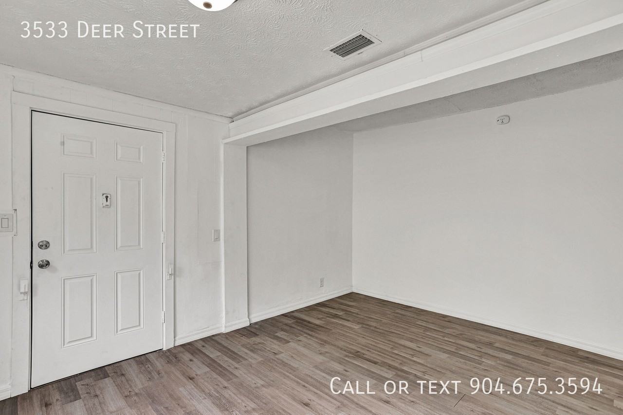 3533 Deer St - Photo 7 of 20