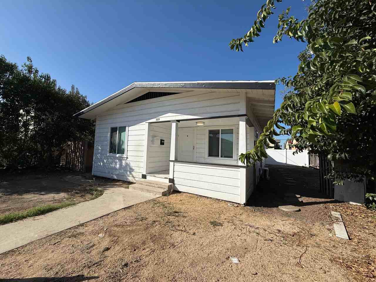 323 S Kroeger St - Photo 3 of 21