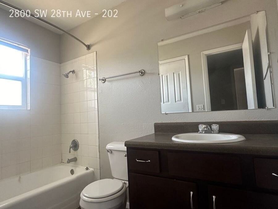 2800 Sw 28th Ave #202 - Photo 6 of 11