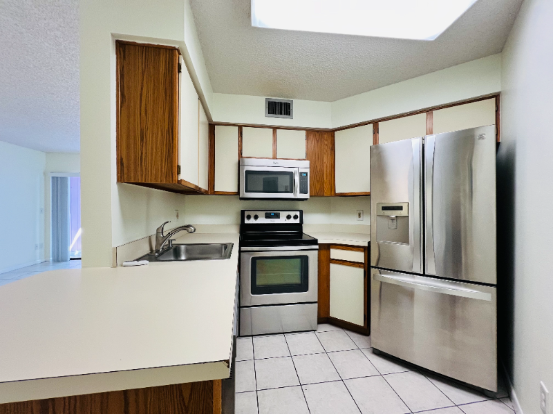3778 Southpointe Dr #L4 - Photo 4 of 18