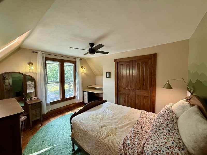124 Highland St - Photo 5 of 14