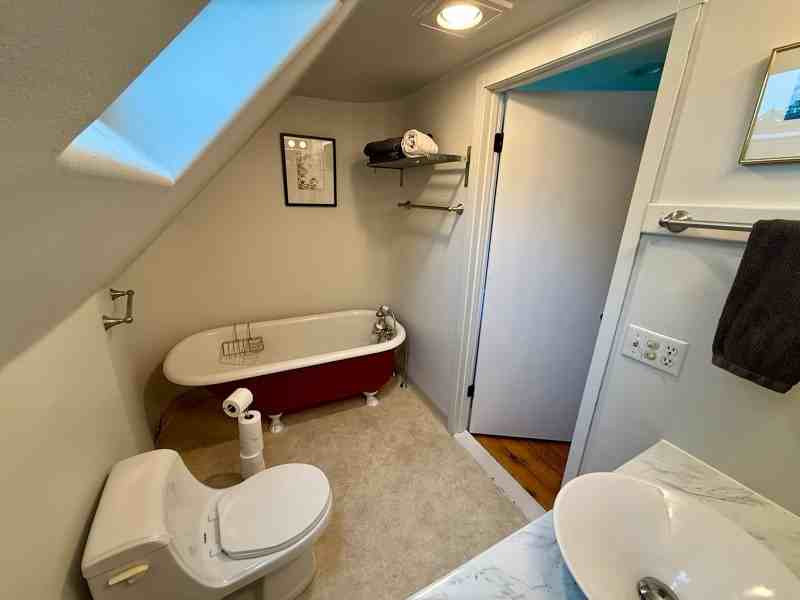 124 Highland St - Photo 7 of 14