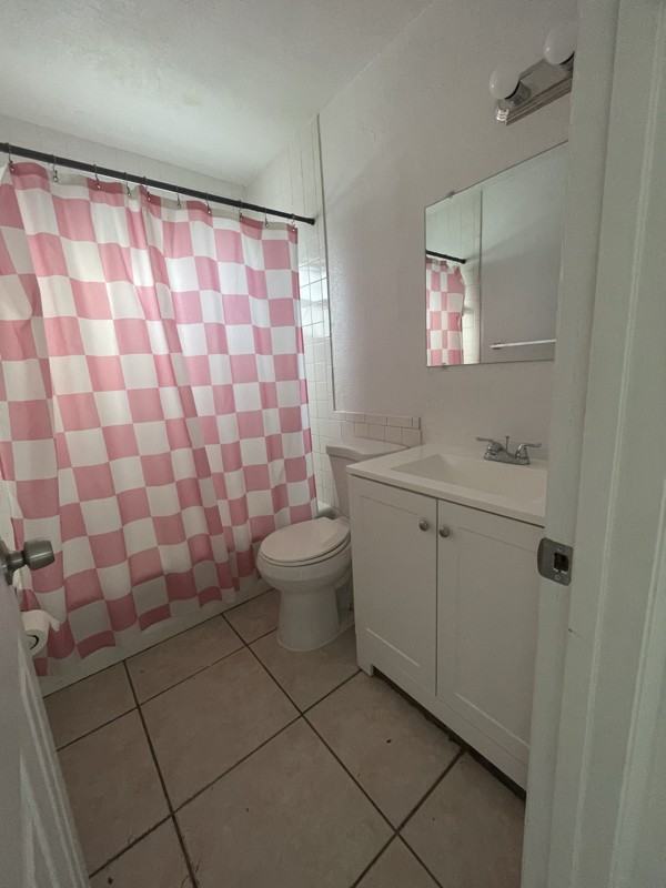1537 Barbarie Ln - Photo 2 of 12