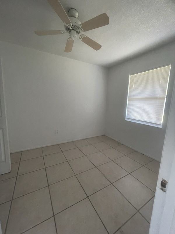 1537 Barbarie Ln - Photo 7 of 12