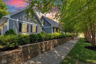 900 W Busby St - Photo 1 of 1