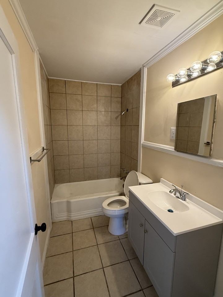 441 N Green St - Photo 6 of 20