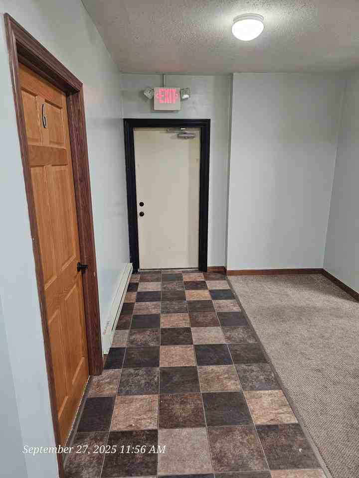 615 S Chestnut St - Photo 3 of 3