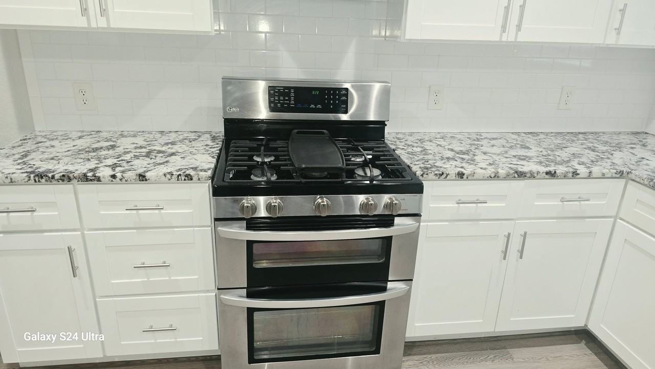 1214 Carby Rd - Photo 5 of 21