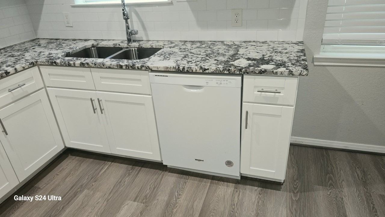 1214 Carby Rd - Photo 6 of 21