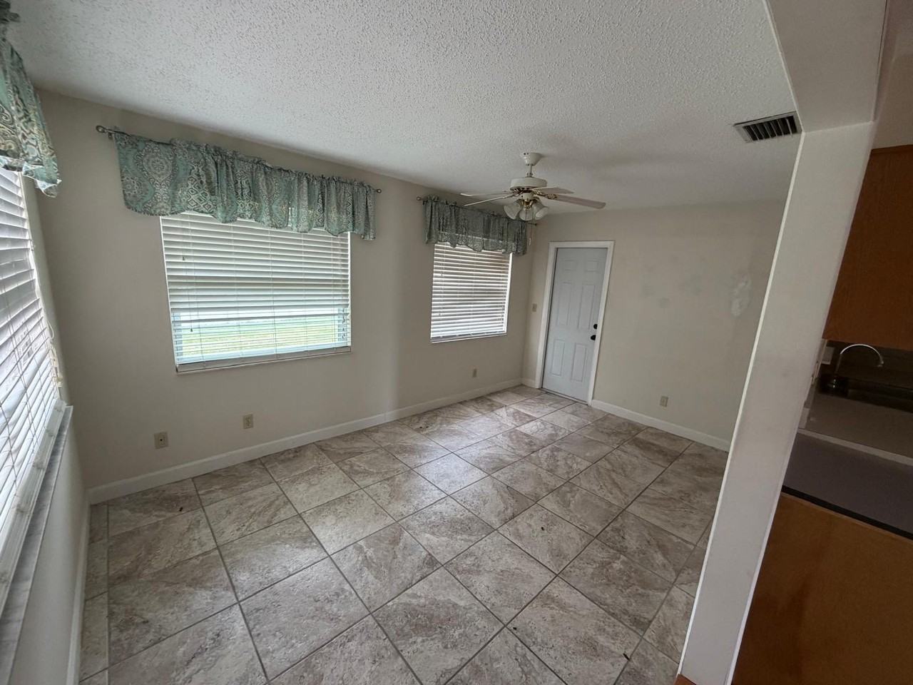 3150 Galiot Rd - Photo 3 of 19