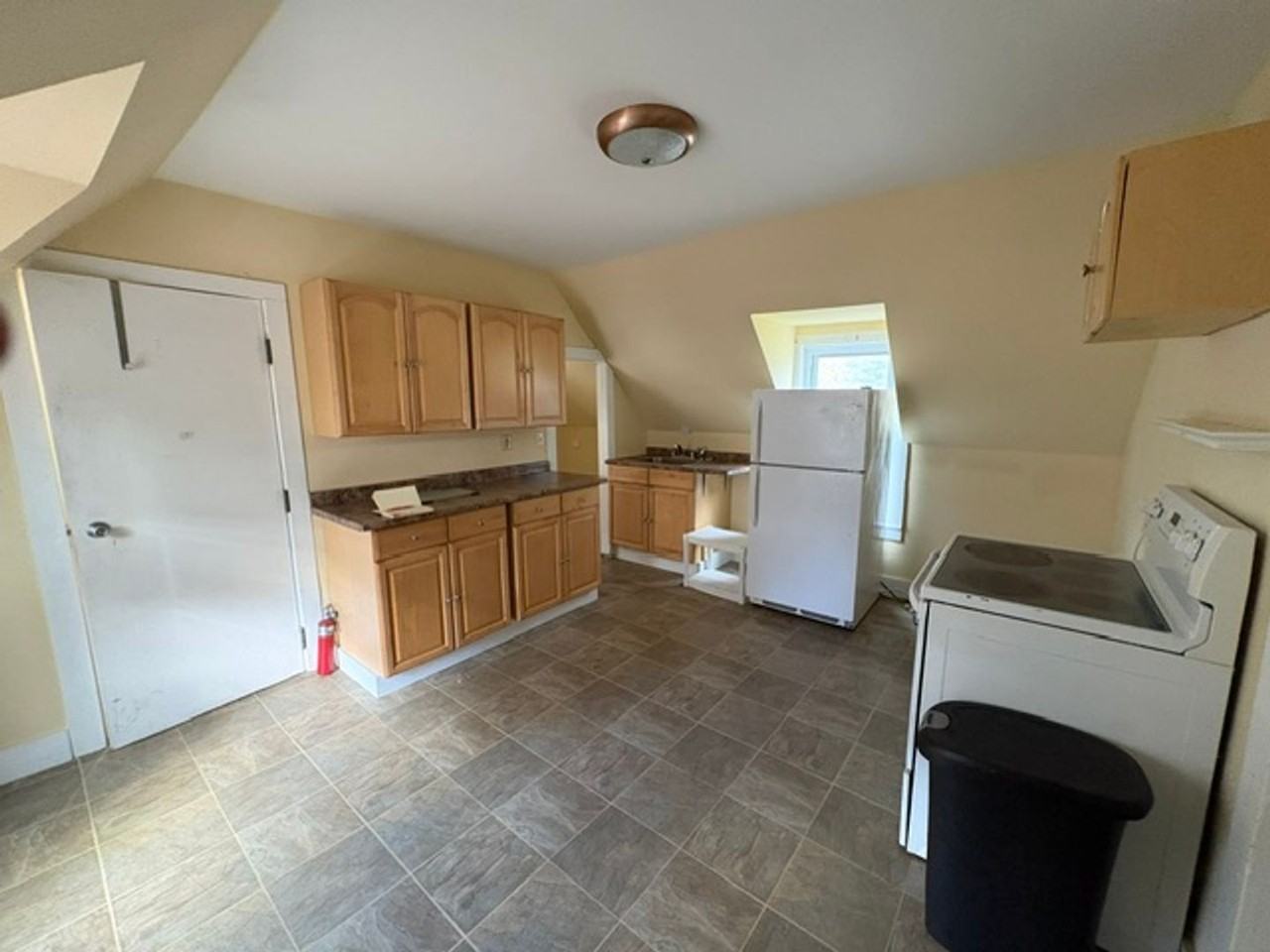 133 Spruce St #2 - Photo 4 of 31