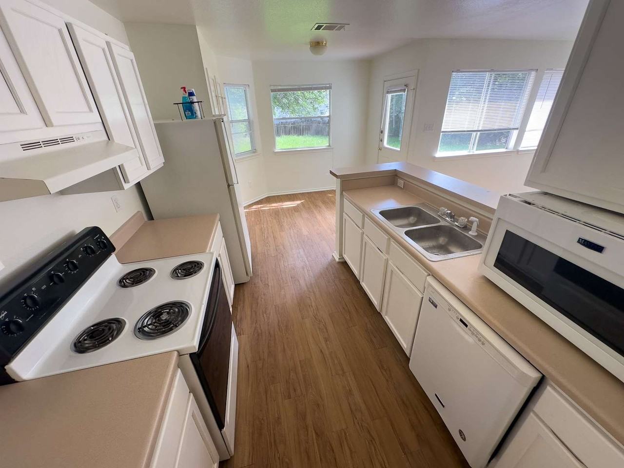 119 Cedargrove - Photo 5 of 10