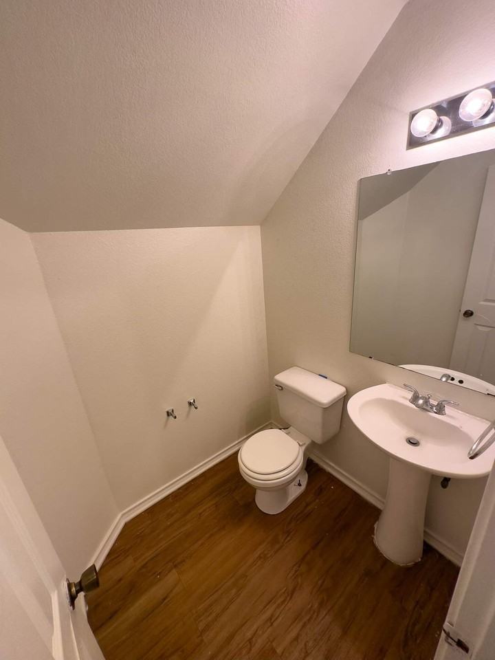 119 Cedargrove - Photo 7 of 10