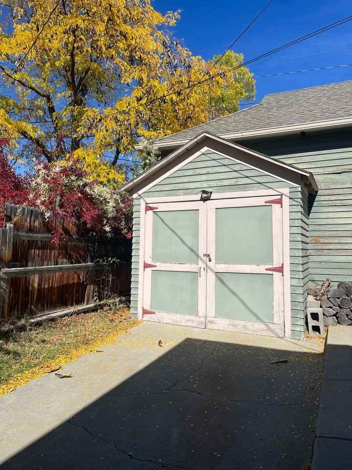 440 W Lawrence St - Photo 4 of 10