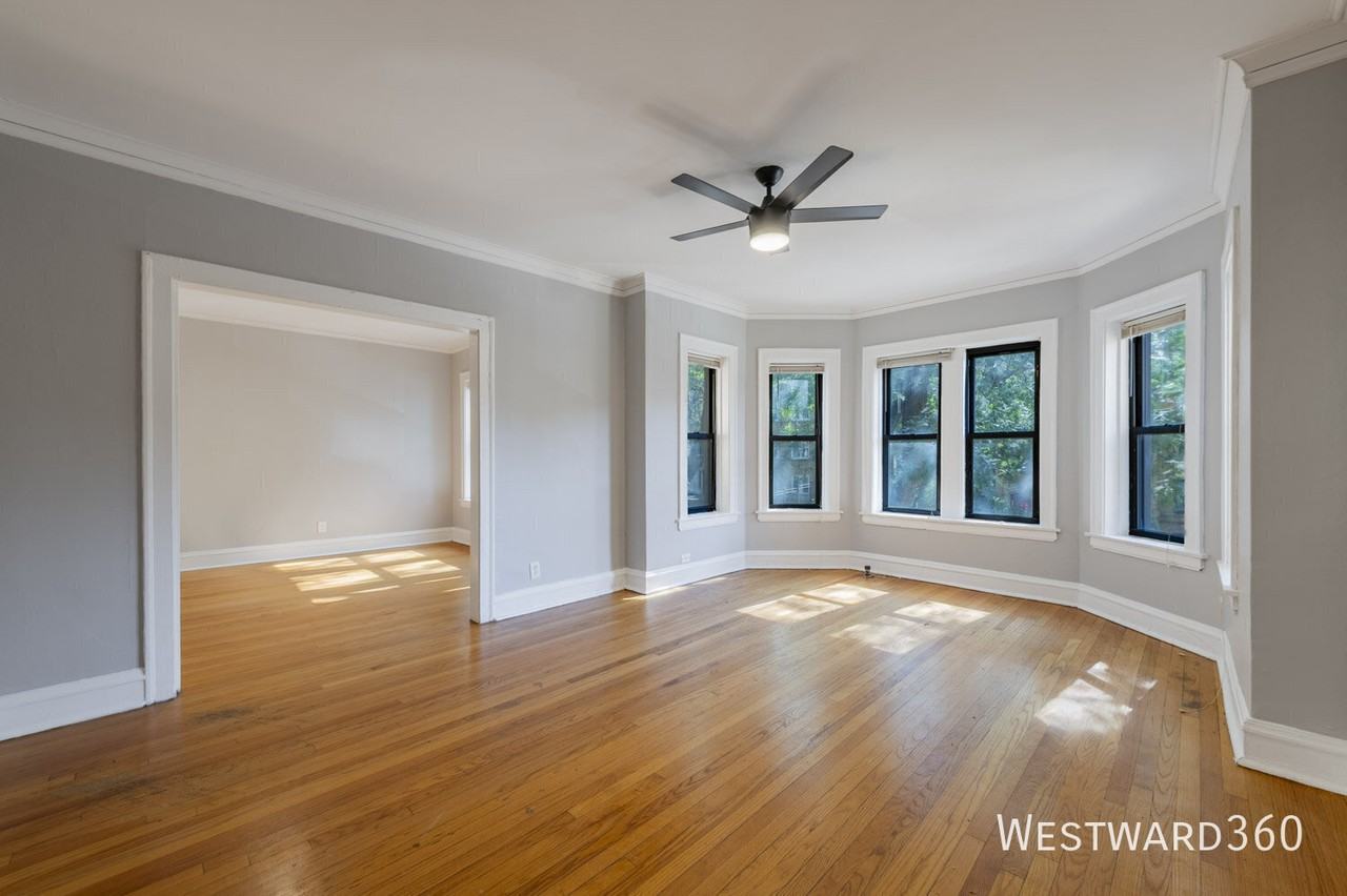 2054 W Arthur Ave #2E - Photo 3 of 9