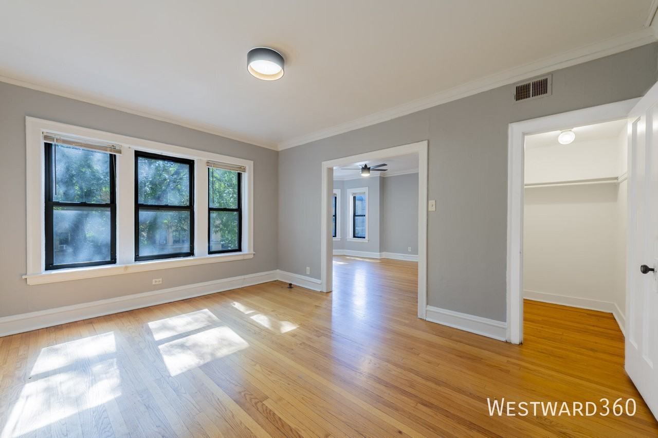 2054 W Arthur Ave #2E - Photo 4 of 9