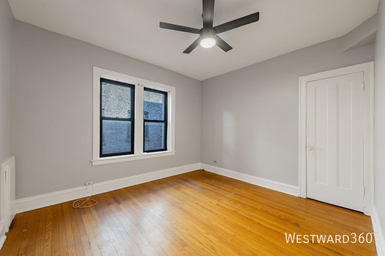 2054 W Arthur Ave #2E - Photo 6 of 9