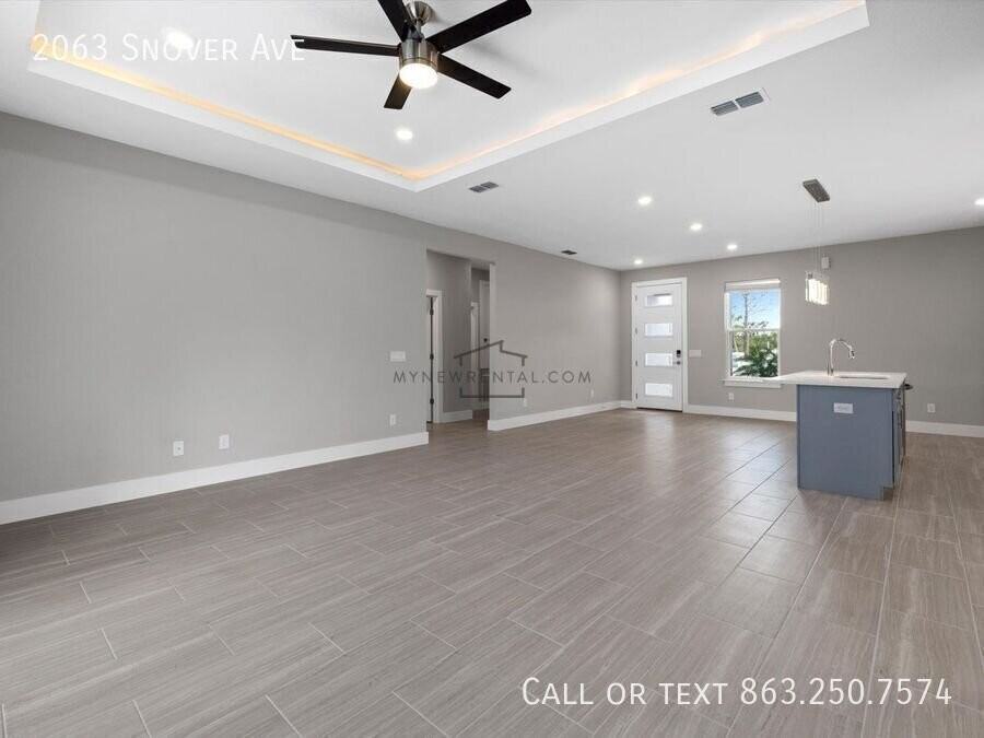 2063 Snover Ave - Photo 4 of 29