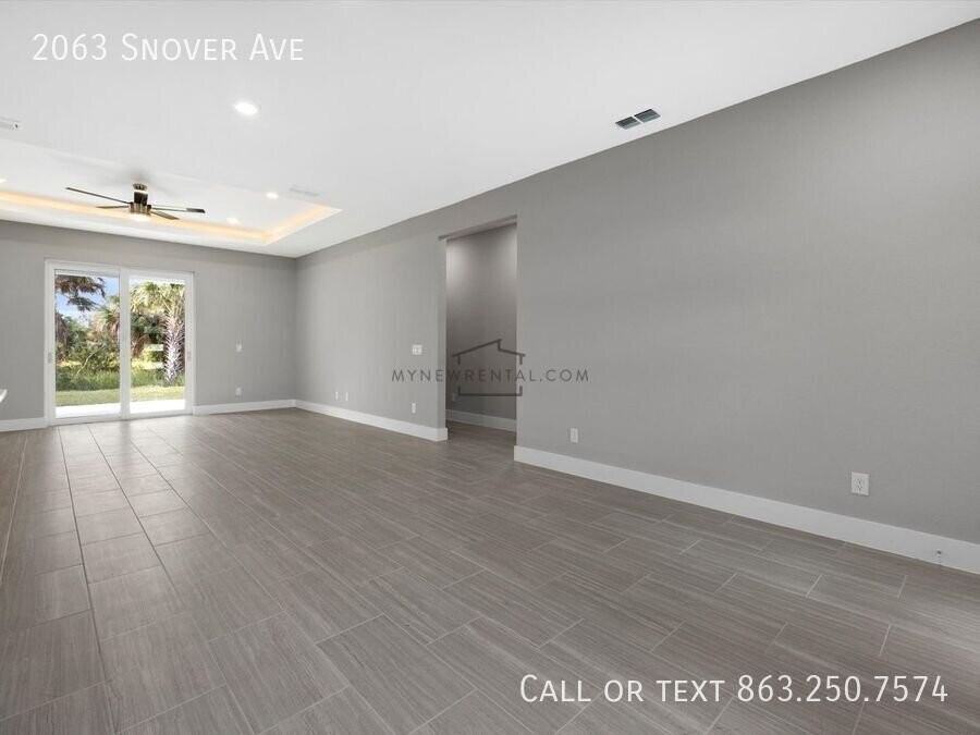 2063 Snover Ave - Photo 5 of 29