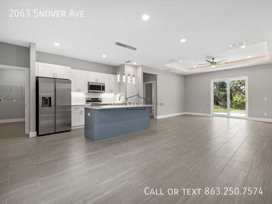 2063 Snover Ave - Photo 7 of 29
