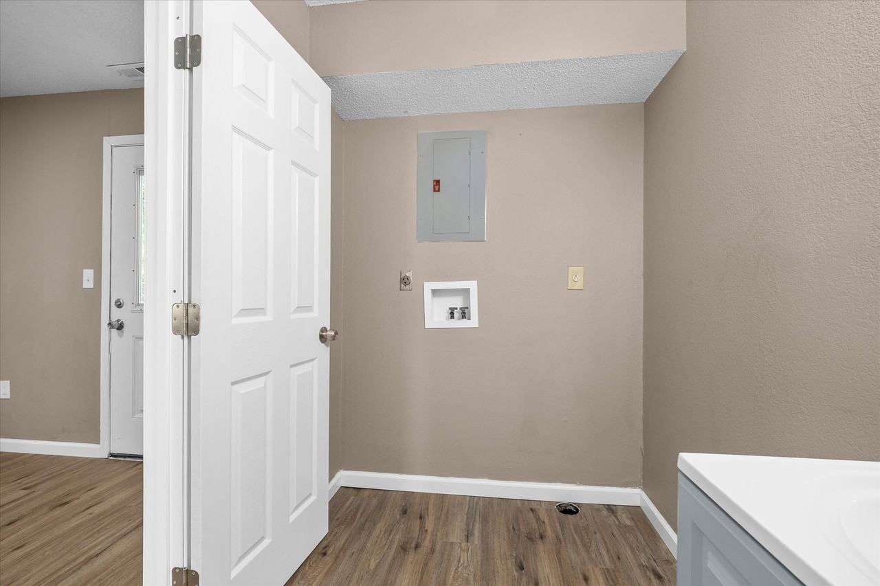 505 N Guernsey St #505 - Photo 7 of 18