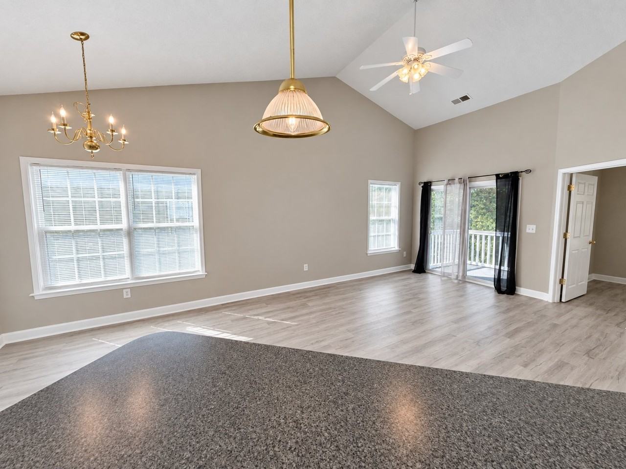 118 Westhaven Dr #4E - Photo 3 of 22