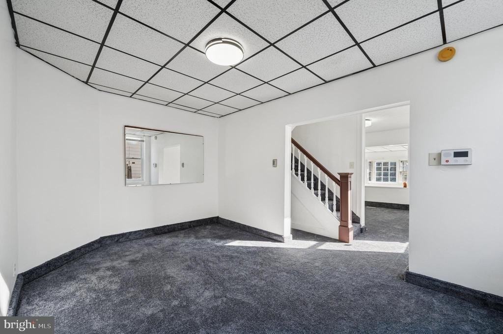 103 Chestnut St - Photo 5 of 14