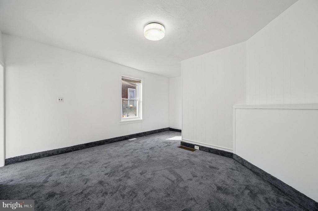 103 Chestnut St - Photo 6 of 14