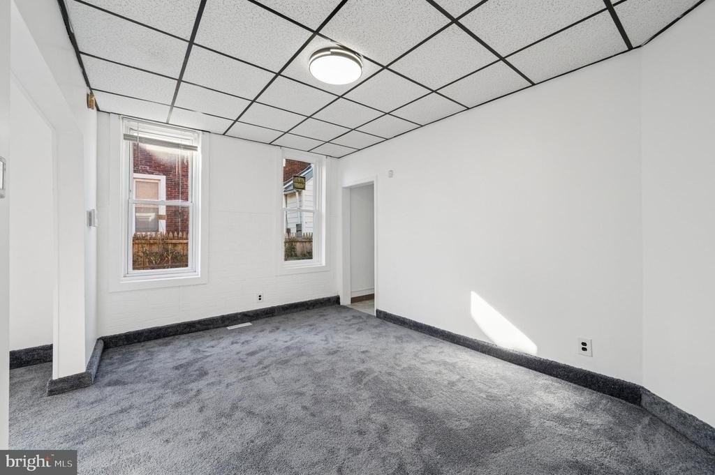 103 Chestnut St - Photo 7 of 14