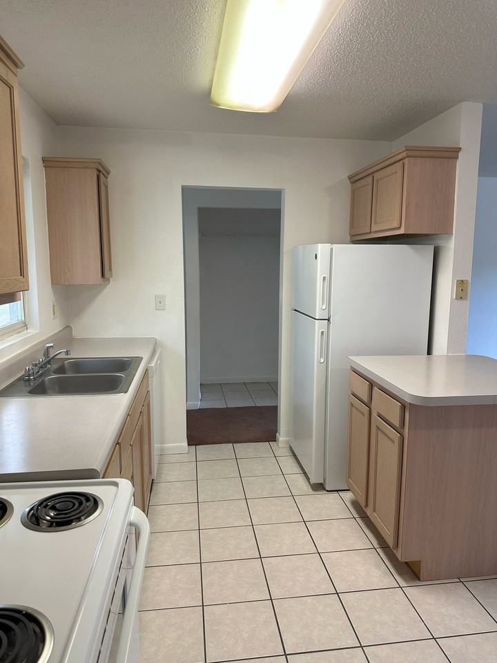36043 Beale Ct #2 - Photo 6 of 12