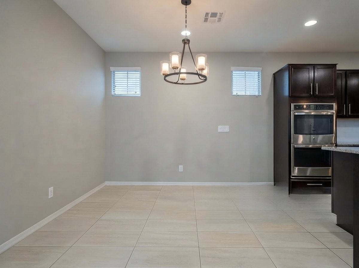 3885 E Stiles Ln - Photo 4 of 20