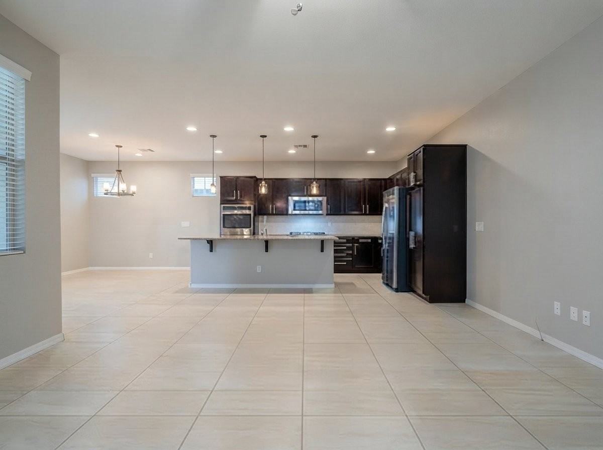 3885 E Stiles Ln - Photo 5 of 20