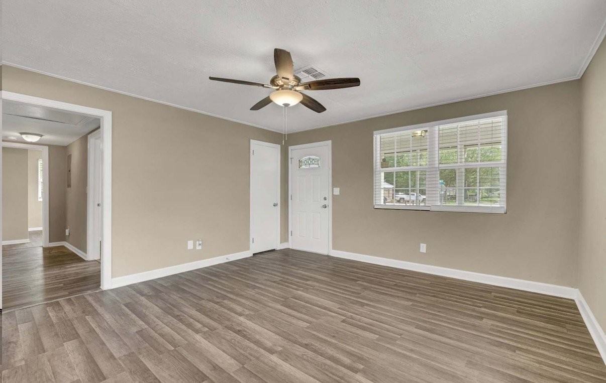 5266 Carder St #3 - Photo 3 of 10