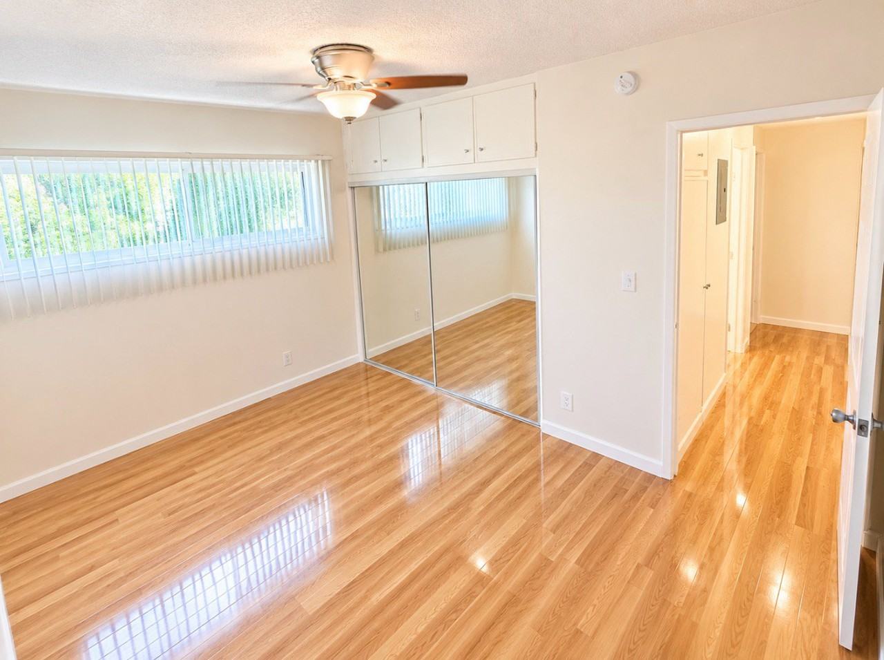 6064 Whitsett Ave #305 - Photo 7 of 16