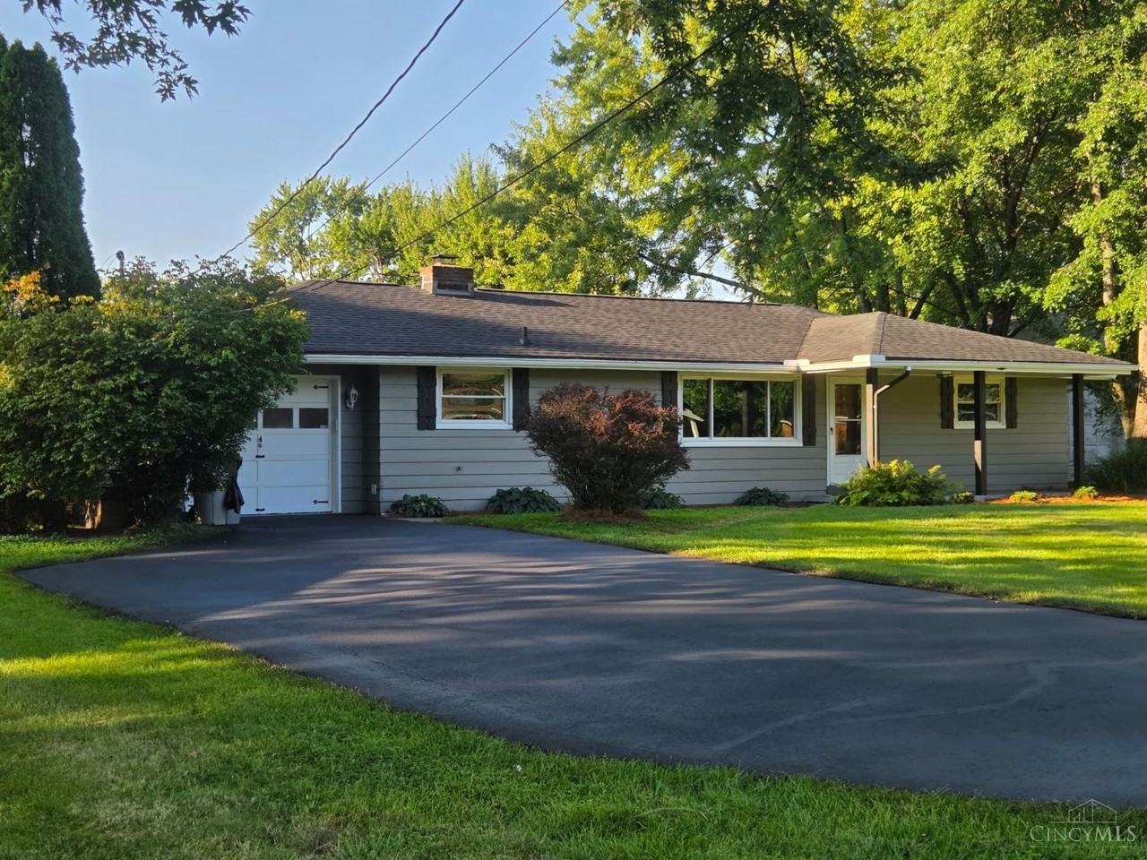 1195 Linda Ln - Photo 2 of 14