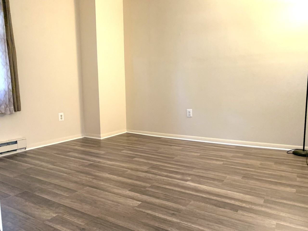 1116 S Hall St - Photo 2 of 6
