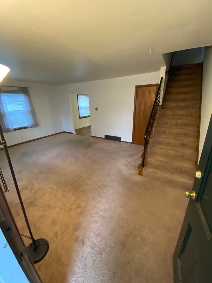 1827 Remington Rd - Photo 2 of 14