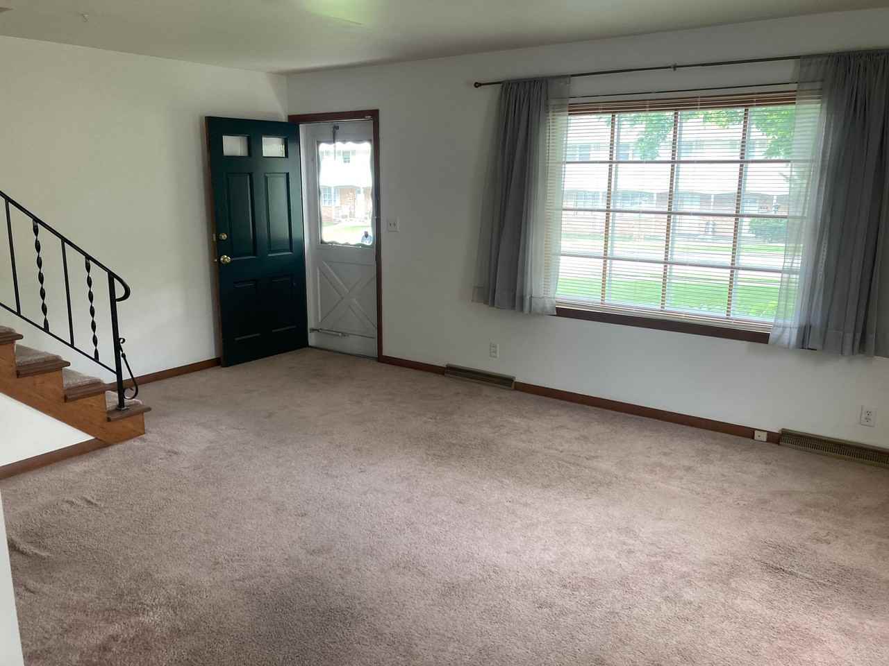 1827 Remington Rd - Photo 4 of 14