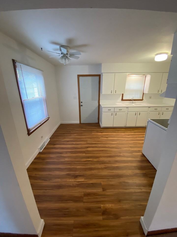 1827 Remington Rd - Photo 5 of 14