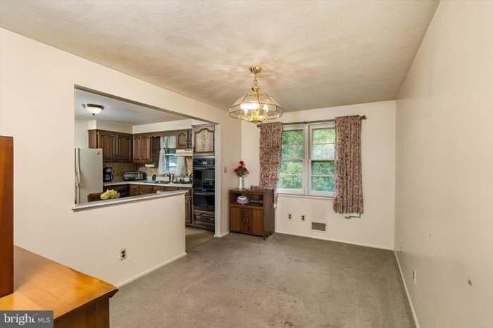 25 Black Pine Dr - Photo 5 of 15