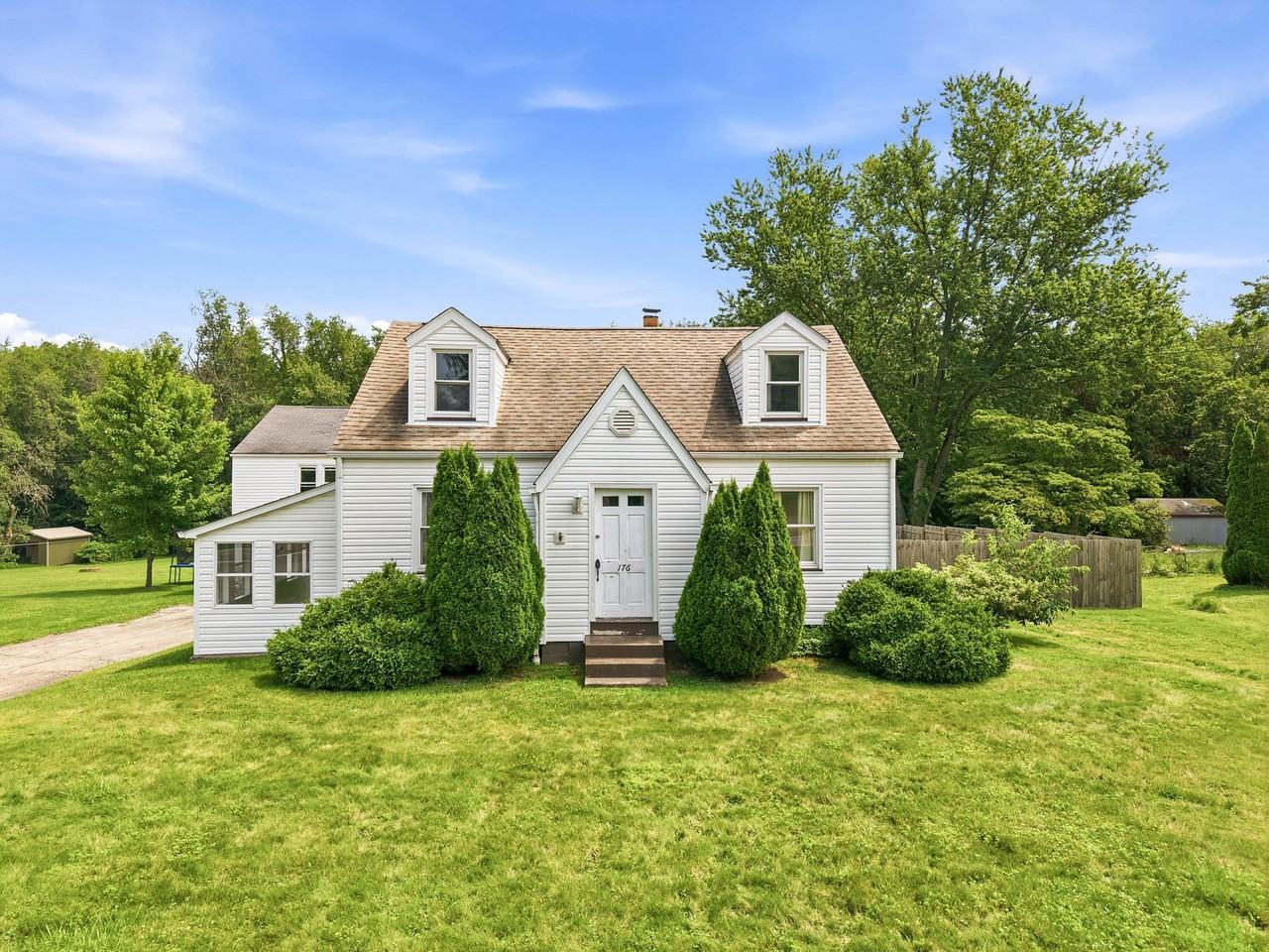 176 Dutch Ln - Photo 2 of 19