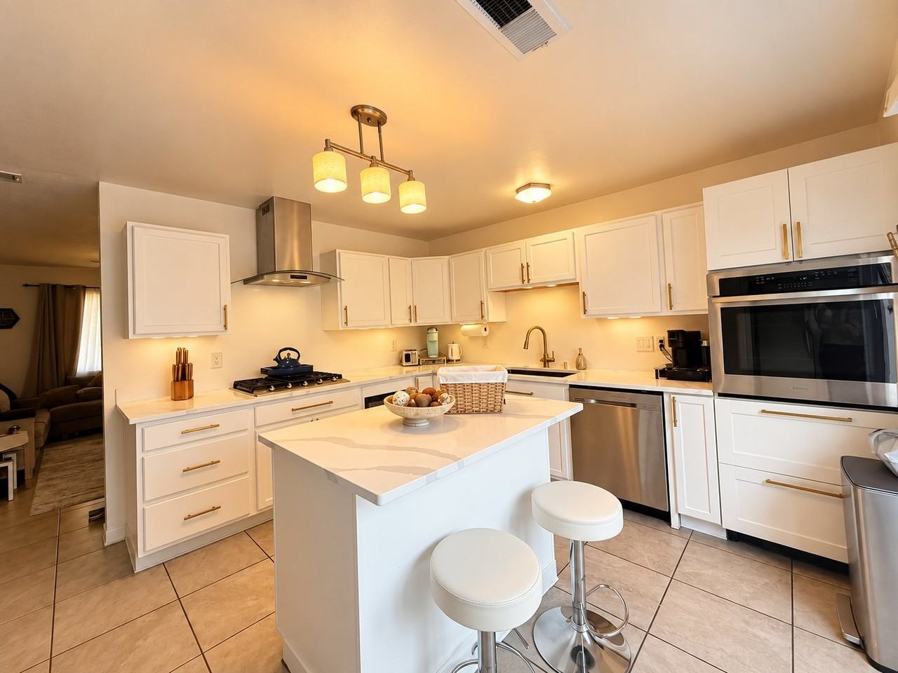 9146 Hendrix Rd Ne - Photo 5 of 20
