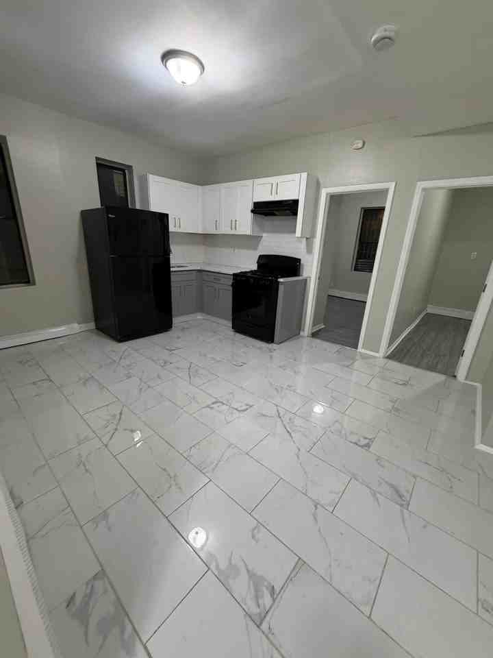 246 Roseville Ave #1B - Photo 2 of 6