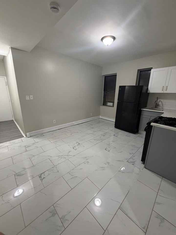 246 Roseville Ave #1B - Photo 6 of 6