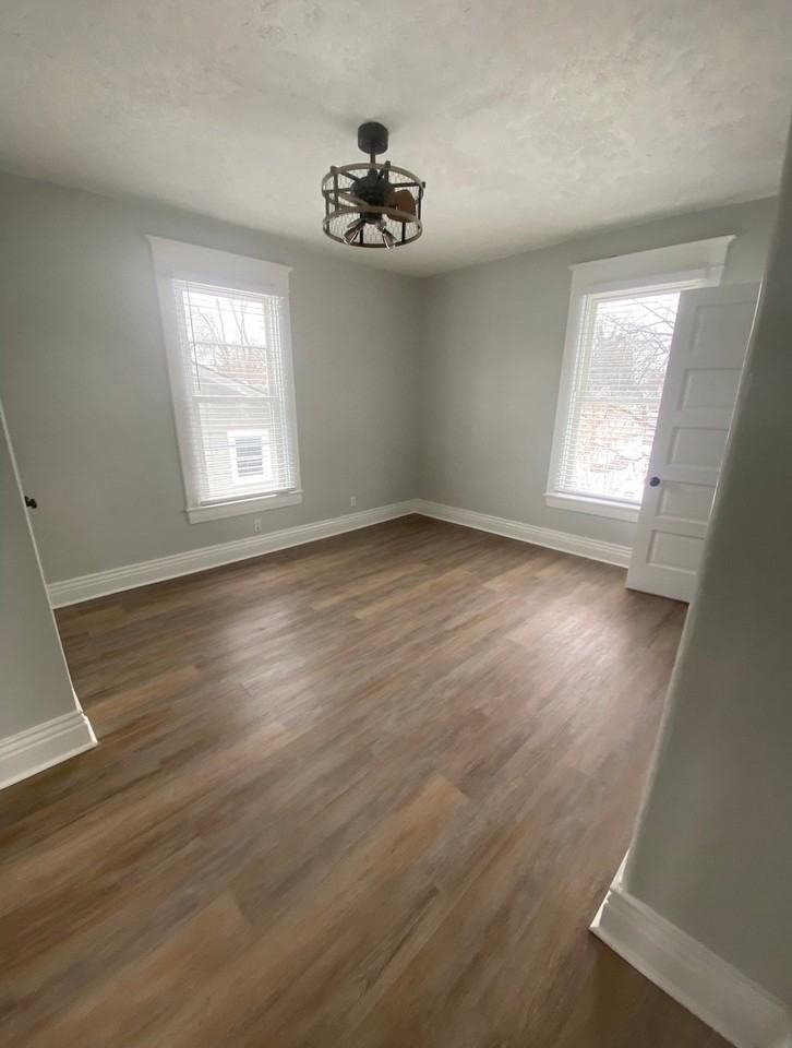 626 S 40th St - Photo 4 of 9
