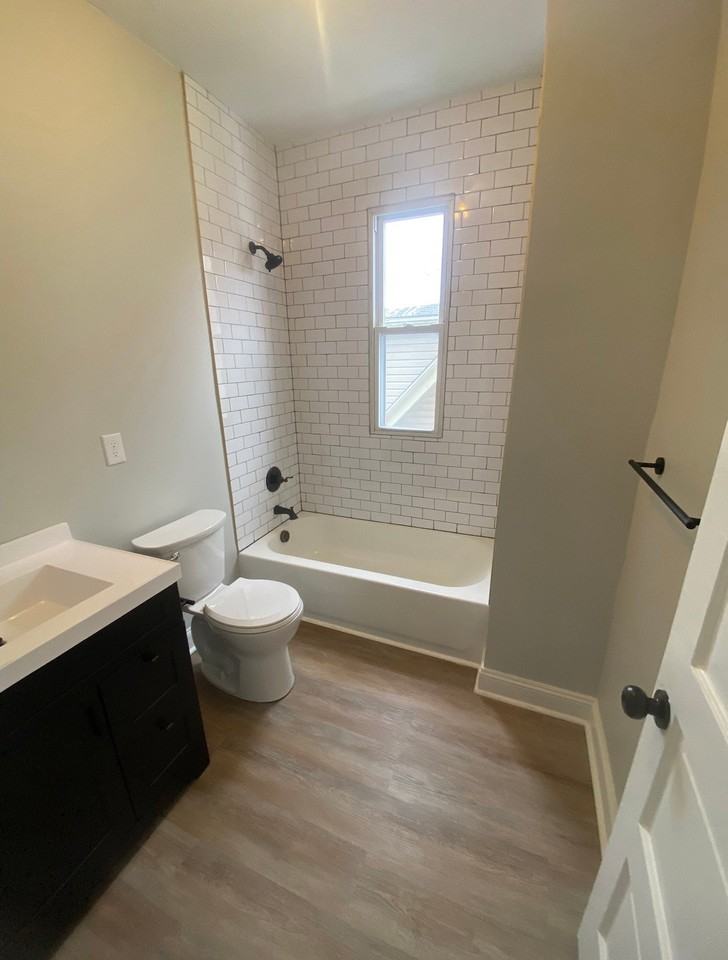 626 S 40th St - Photo 5 of 9