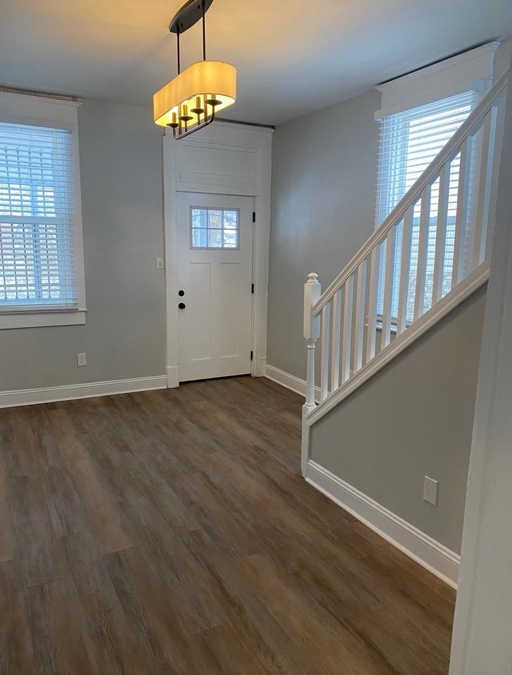 626 S 40th St - Photo 7 of 9
