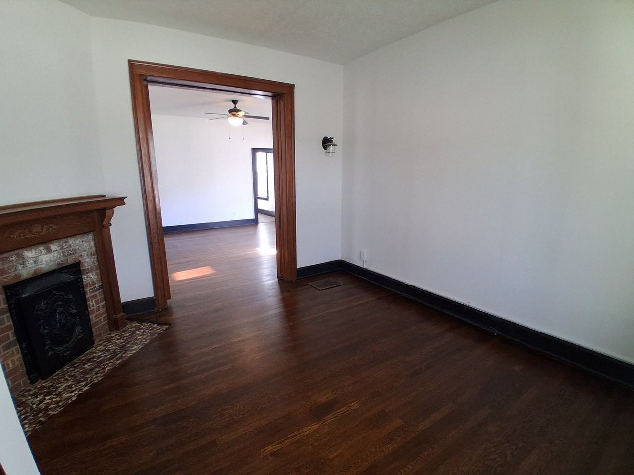 2556 Pleasant Ave - Photo 5 of 19
