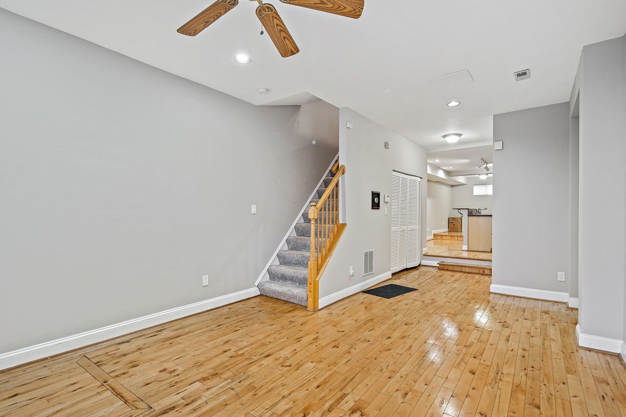 213 E Fort Ave - Photo 2 of 27